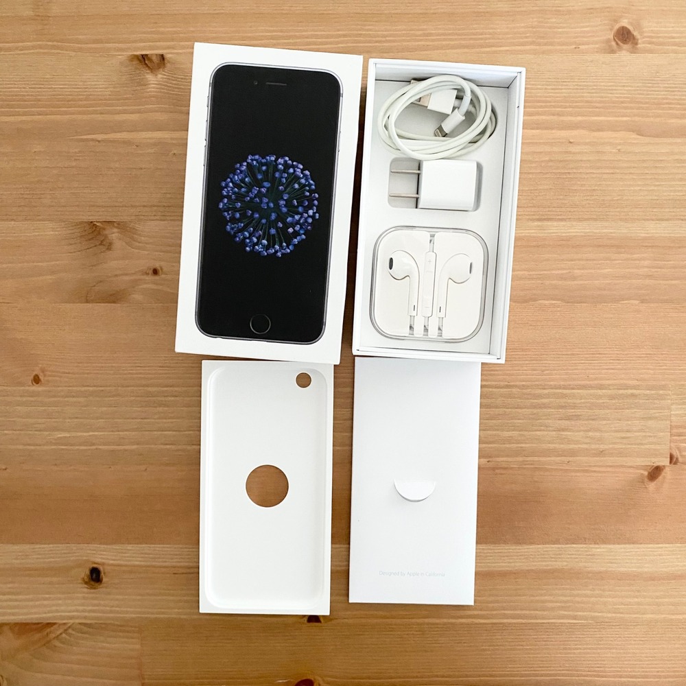 Apple iPhone 6 Space Gray 32GB Original Box and Accessories Set MQ3X2LL/A
